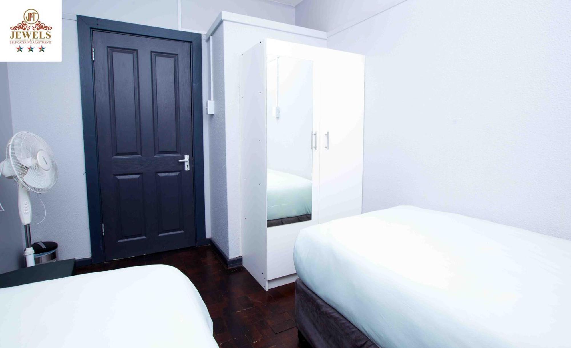 مبيت وإفطار شرق لندن Jft Self Catering Units المظهر الخارجي الصورة